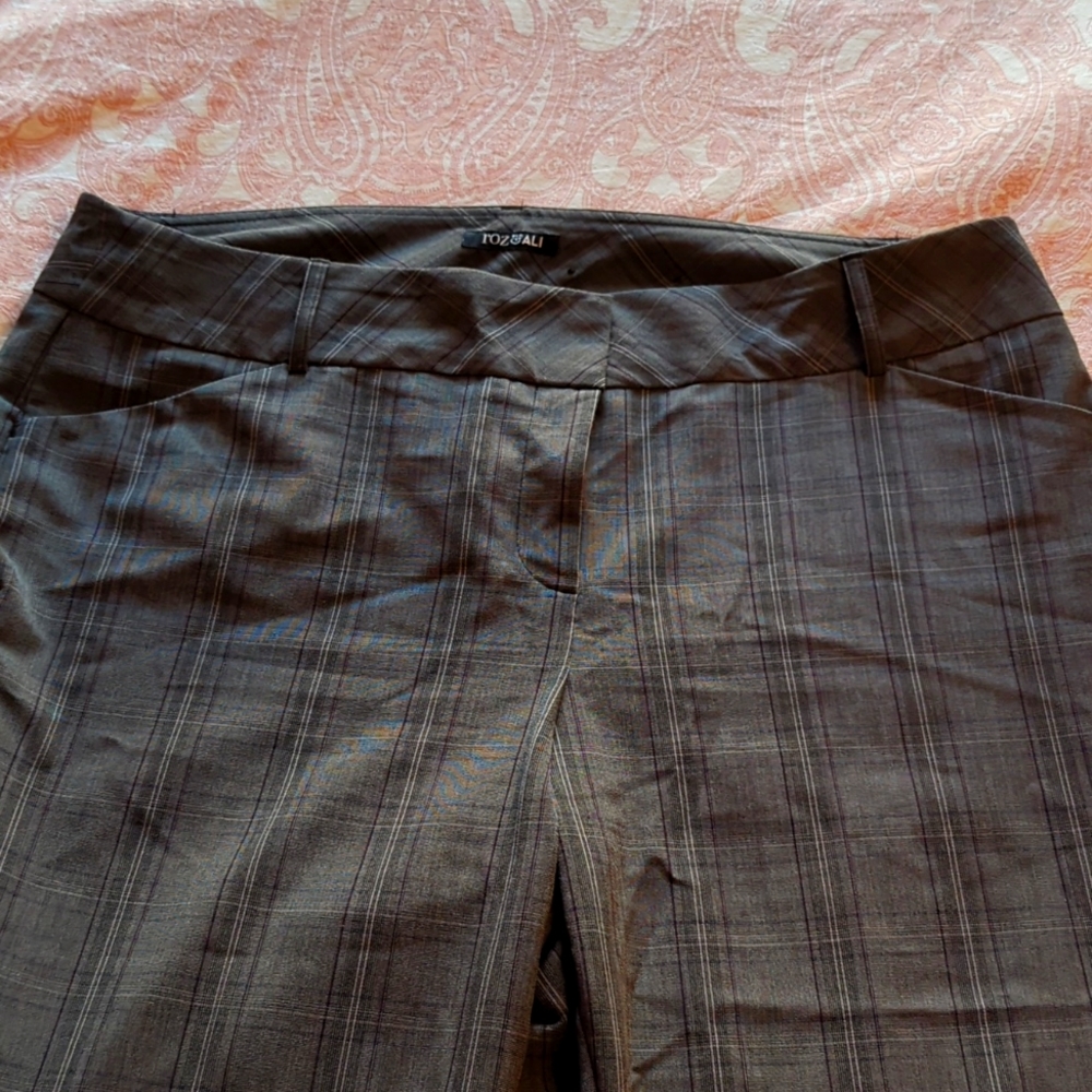 Women's slacks  size 18 lovely pattern